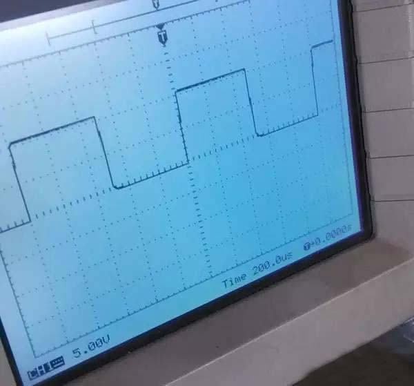 三極管基極接下拉電阻,MOS管接柵極接下拉電阻